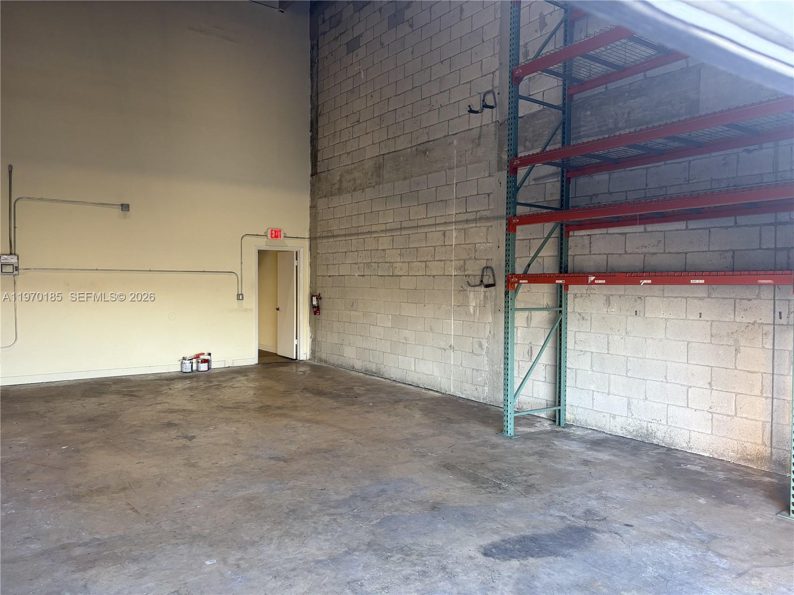 25  /   кв.футов $ 2026-02-23 0 Фото