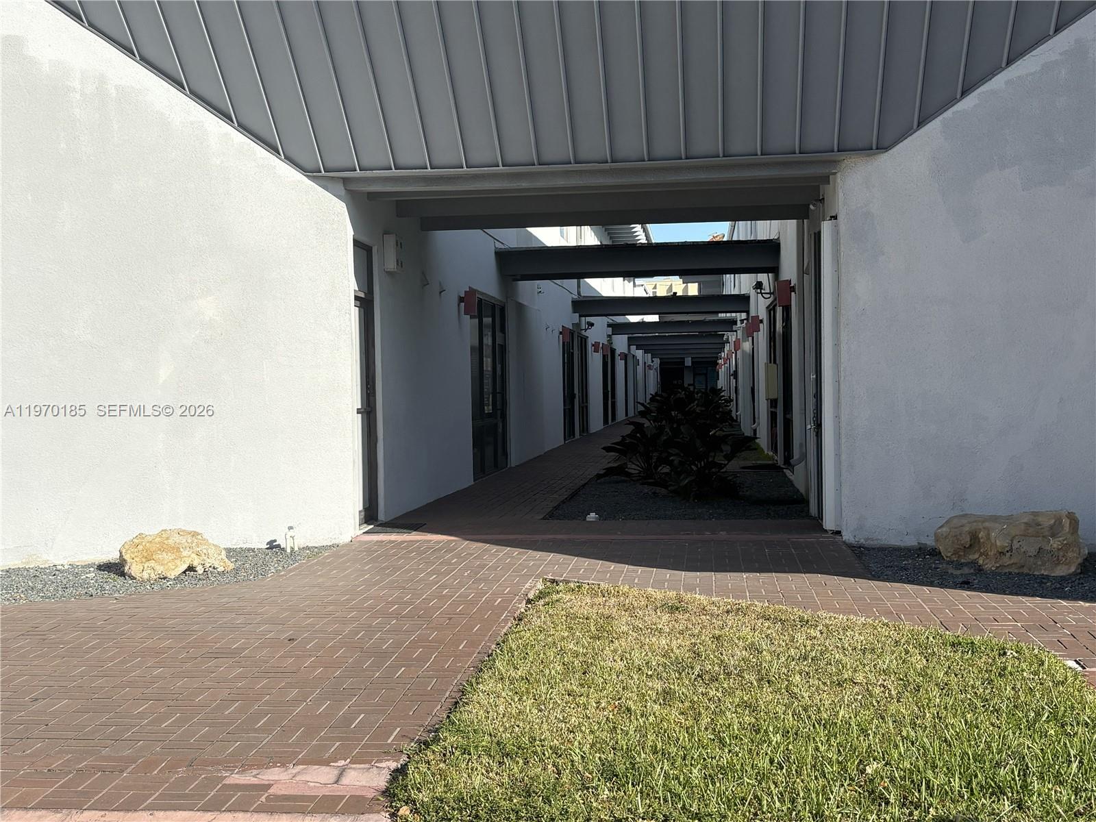 25  /   кв.футов $ 2026-02-23 0 Фото