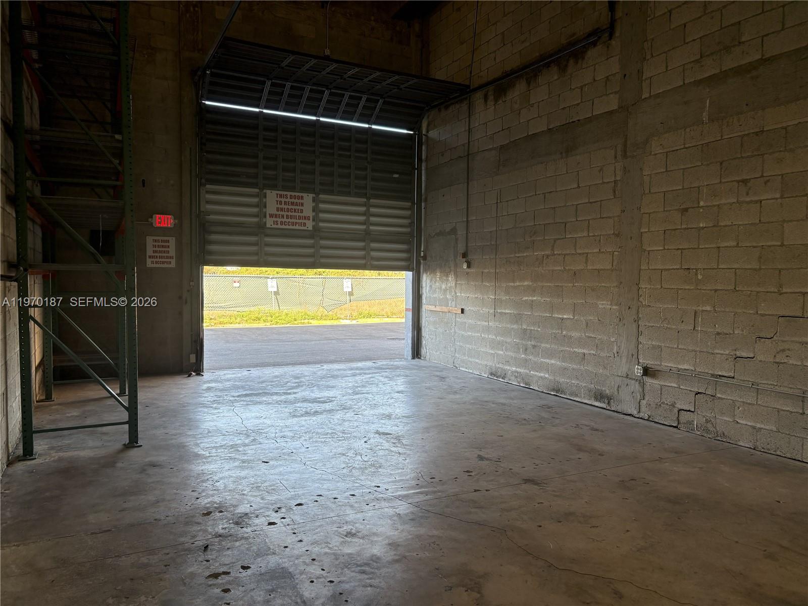 25  /   кв.футов $ 2026-02-23 0 Фото