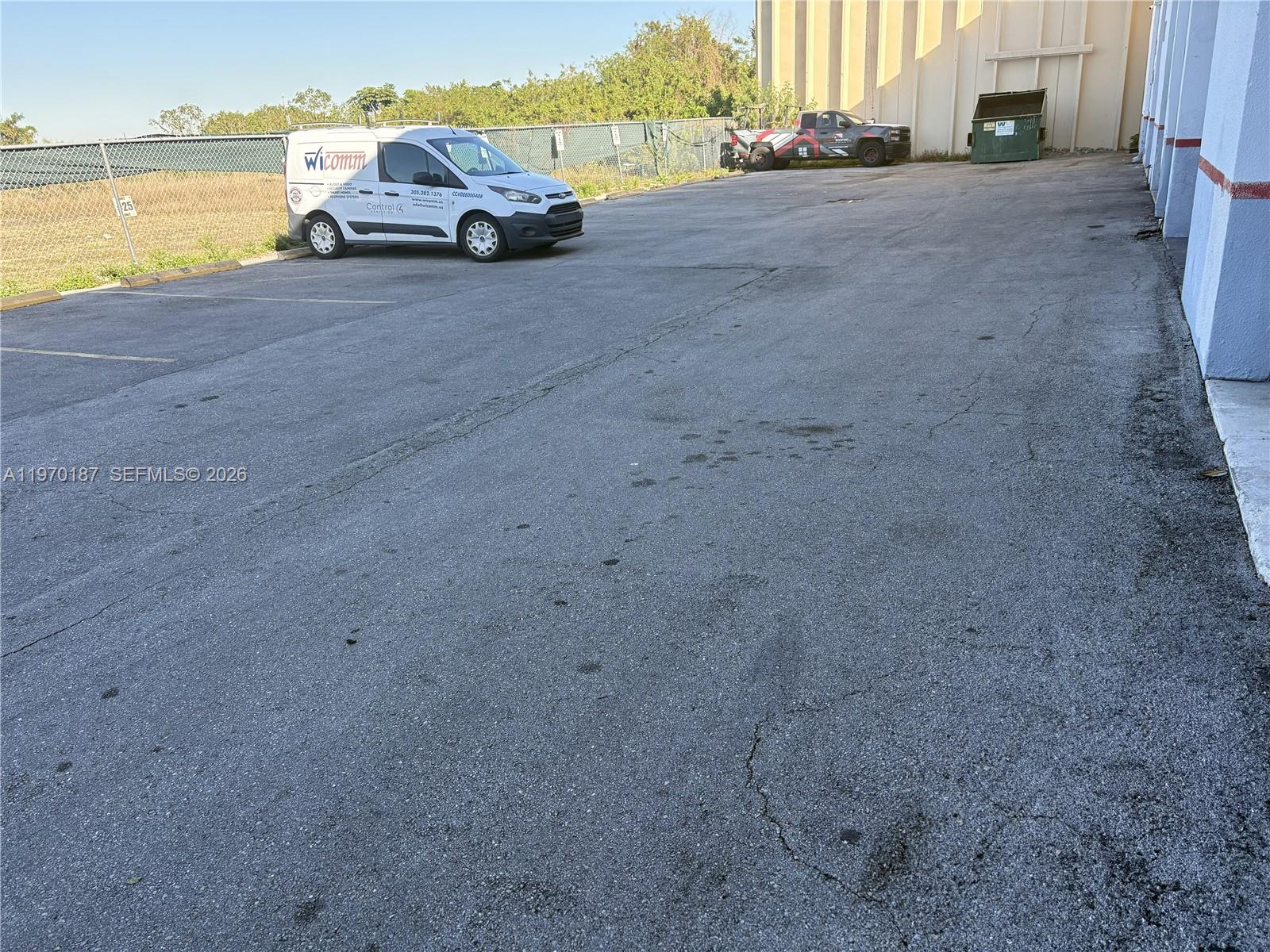 25  /   кв.футов $ 2026-02-23 0 Фото