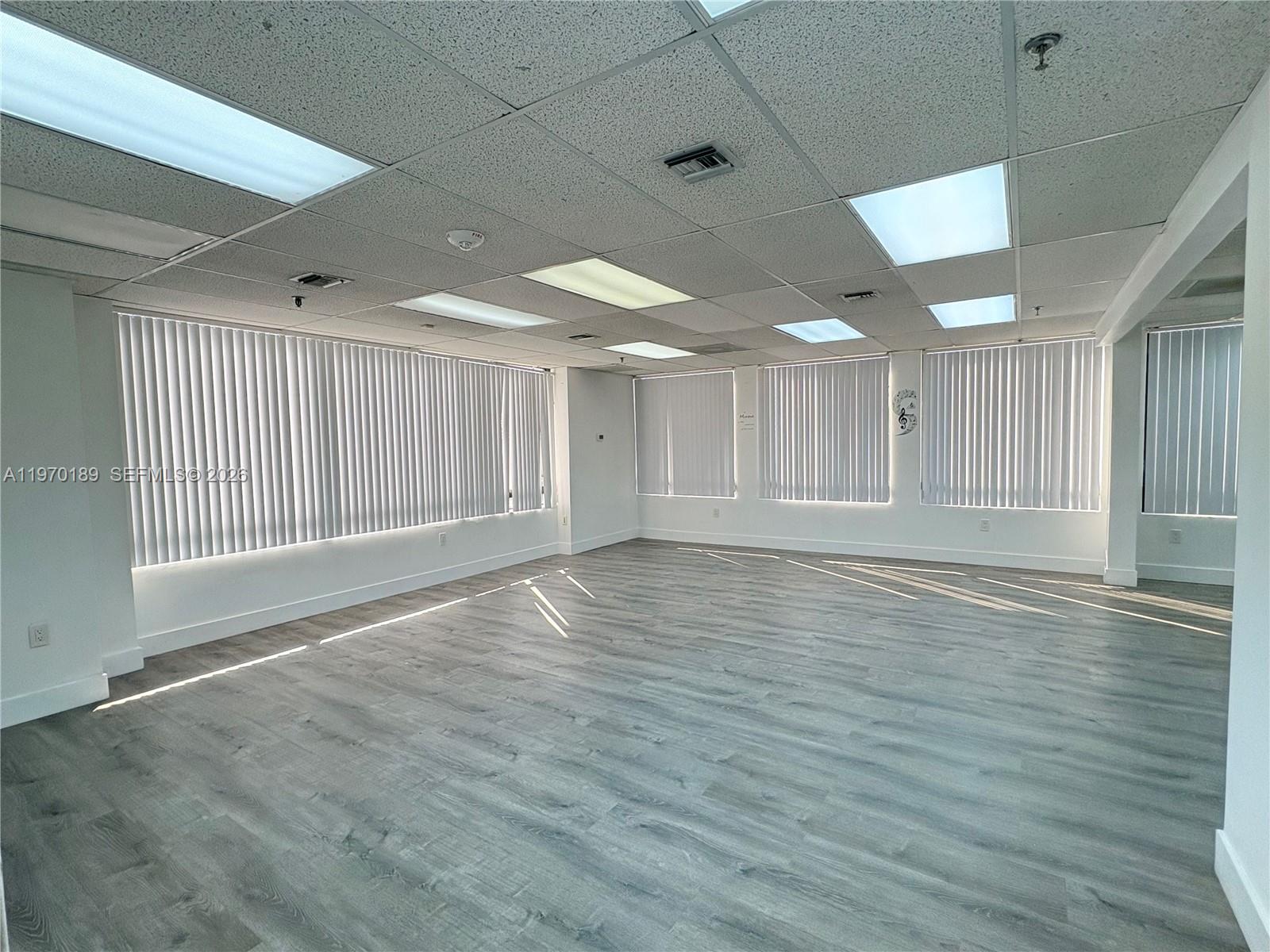 205-206  /   кв.футов $ 2026-02-23 0 Фото