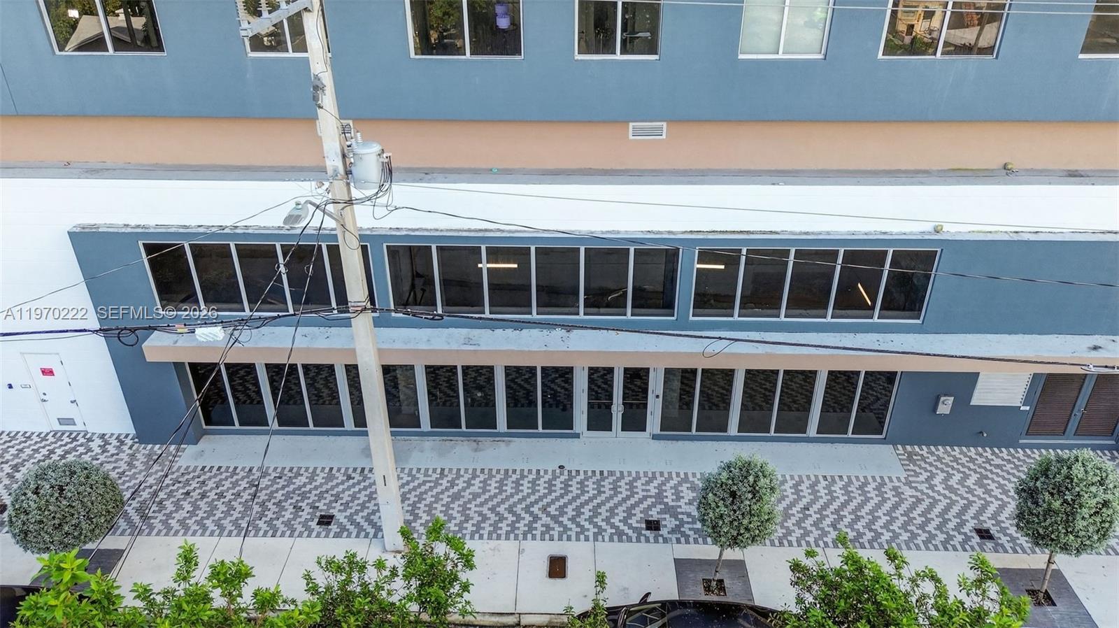 Commercial Unit  /   кв.футов $ 2026-03-03 0 Фото