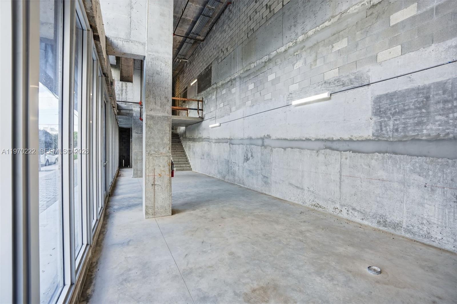 Commercial Unit  /   кв.футов $ 2026-03-03 0 Фото