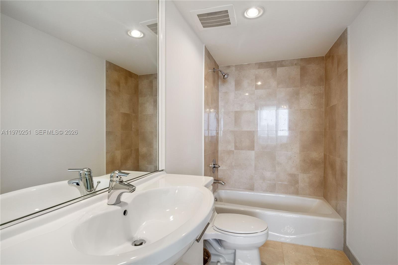 4204 3 / 3 1675 sq. ft. $ 2026-02-23 0 foto