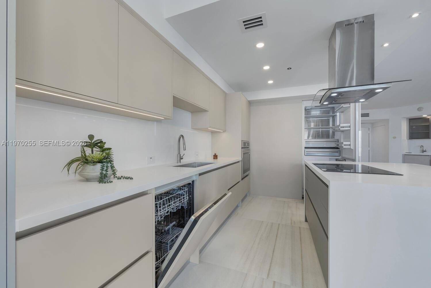 2504 2 / 2 1607 кв.футов $ 2026-02-23 0 Фото