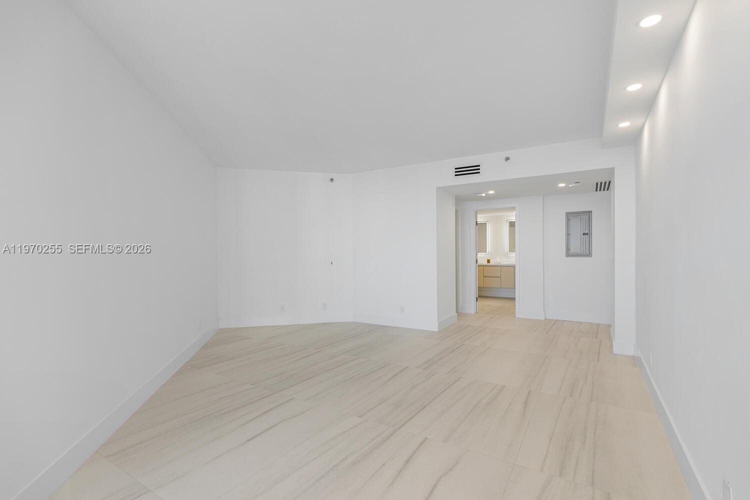 2504 2 / 2 1607 кв.футов $ 2026-02-23 0 Фото