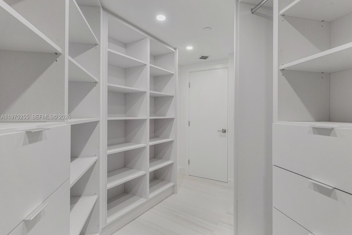 2504 2 / 2 1607 кв.футов $ 2026-02-23 0 Фото