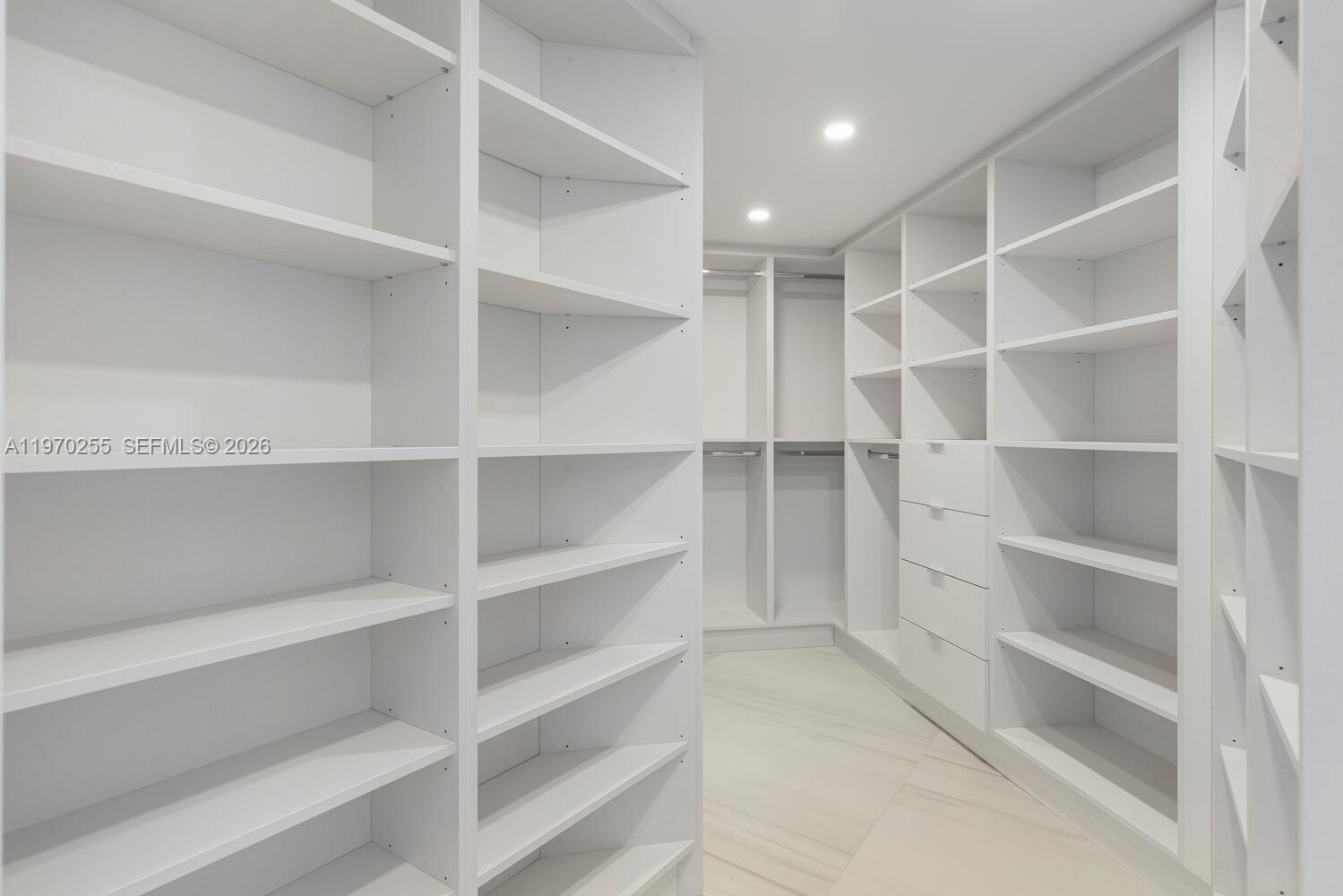 2504 2 / 2 1607 кв.футов $ 2026-02-23 0 Фото