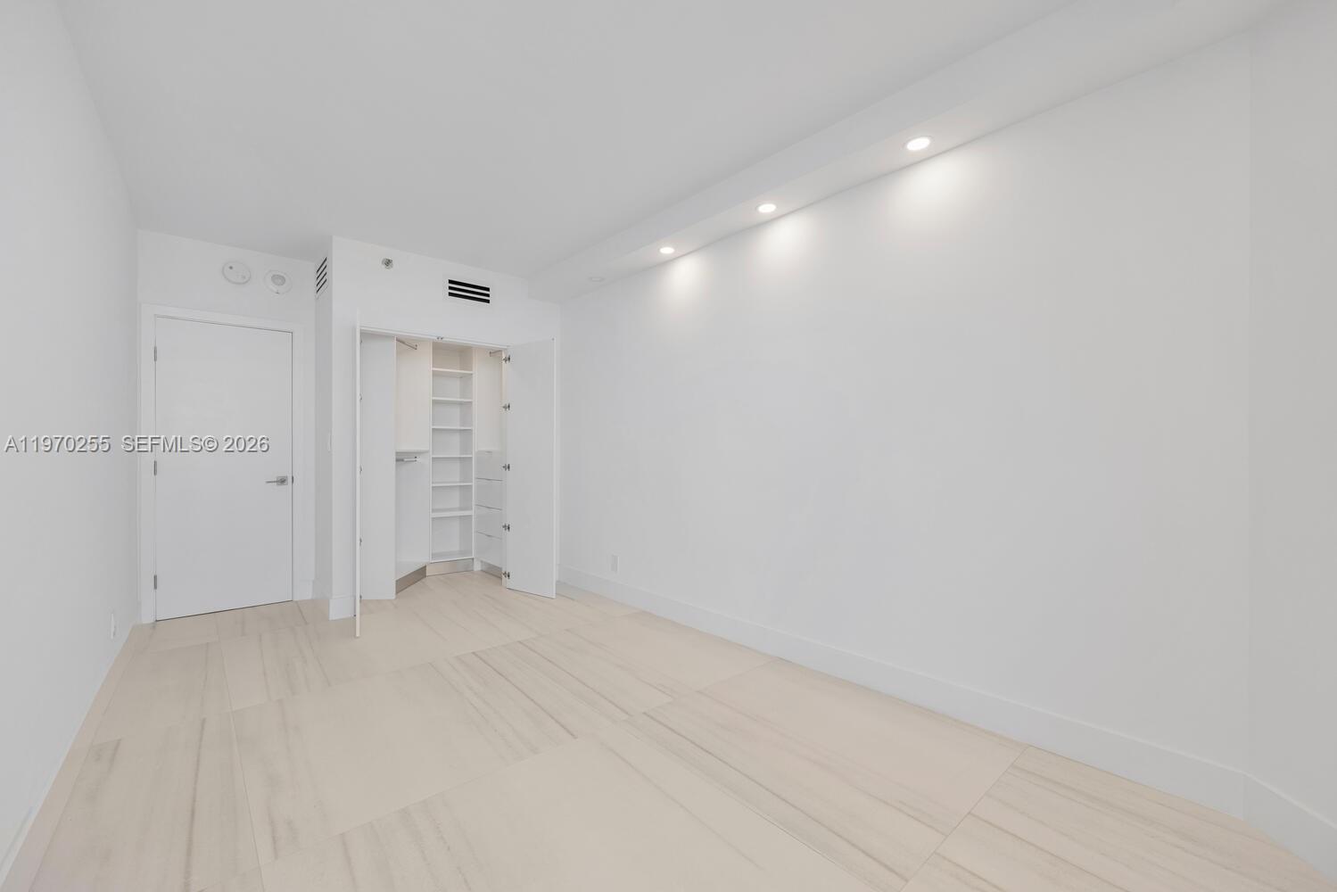 2504 2 / 2 1607 кв.футов $ 2026-02-23 0 Фото