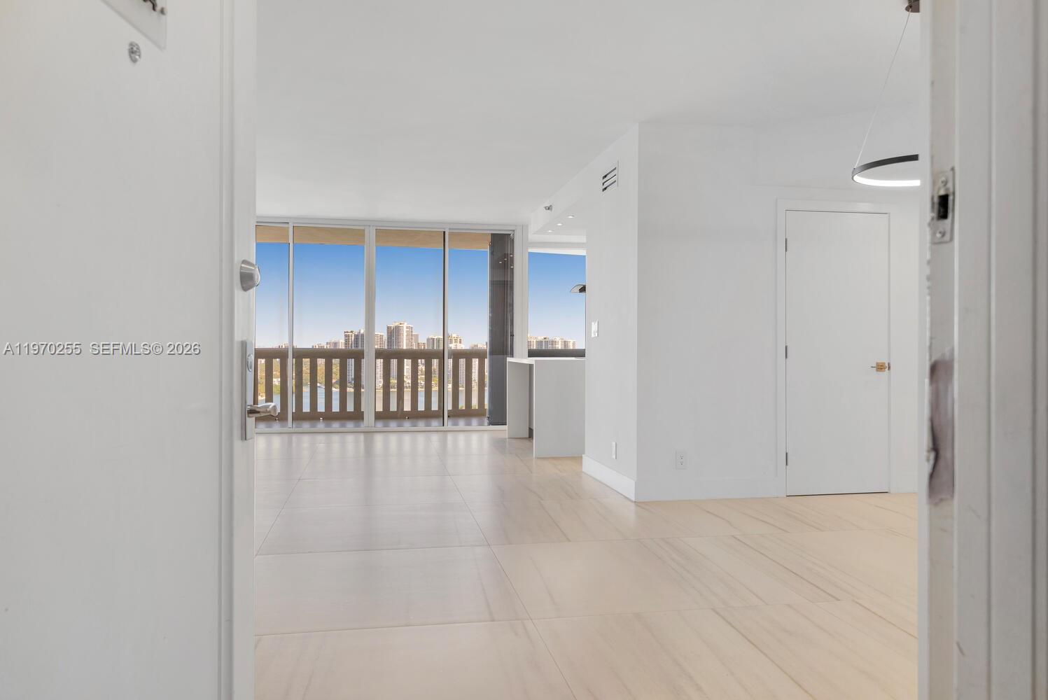 2504 2 / 2 1607 кв.футов $ 2026-02-23 0 Фото