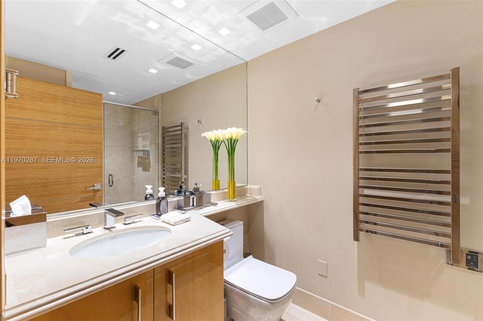 2402 3 / 3 2214 кв.футов $ 2026-02-23 0 Фото