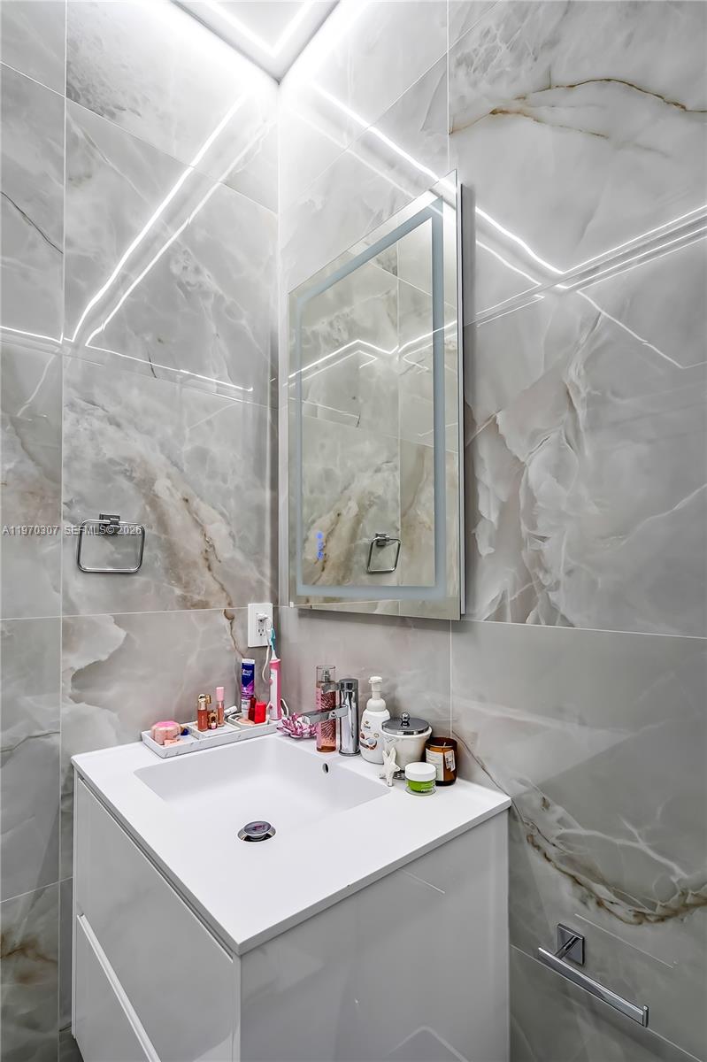 4566 4 / 3 2152 sq. ft. $ 2026-02-23 0 foto