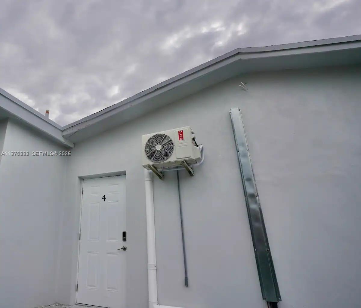   /  2010 кв.футов $ 2026-02-23 0 Фото