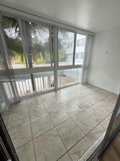 206 1 / 2 844 кв.футов $ 2026-02-23 0 Фото