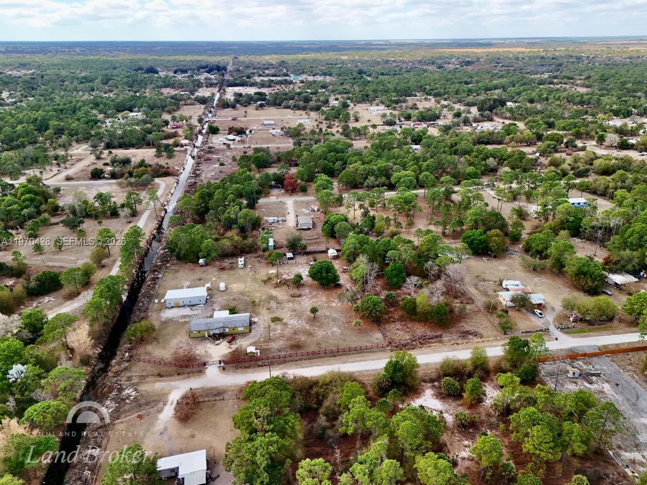   /   кв.футов $ 2026-02-23 0 Фото