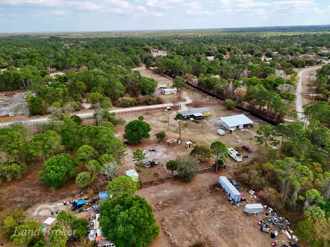   /   кв.футов $ 2026-02-23 0 Фото