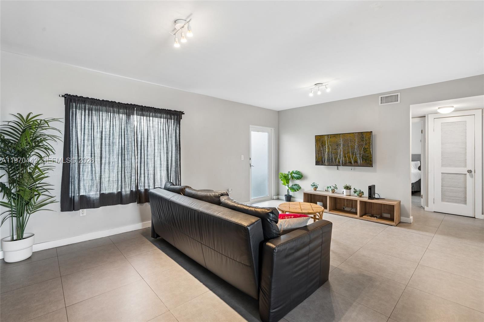   /  2074 sq. ft. $ 2026-02-23 0 foto