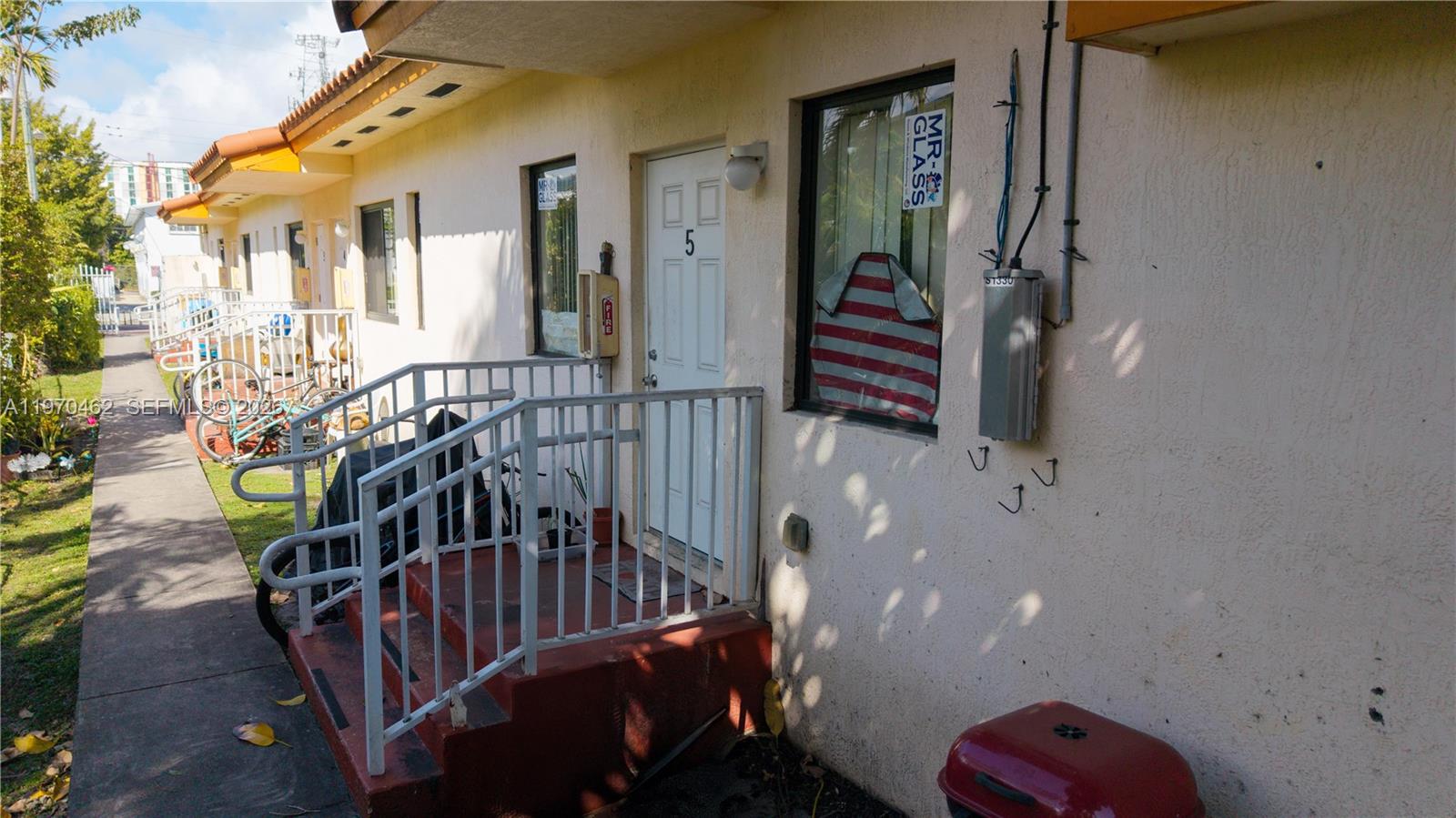 5  /   кв.футов $ 2026-02-23 0 Фото