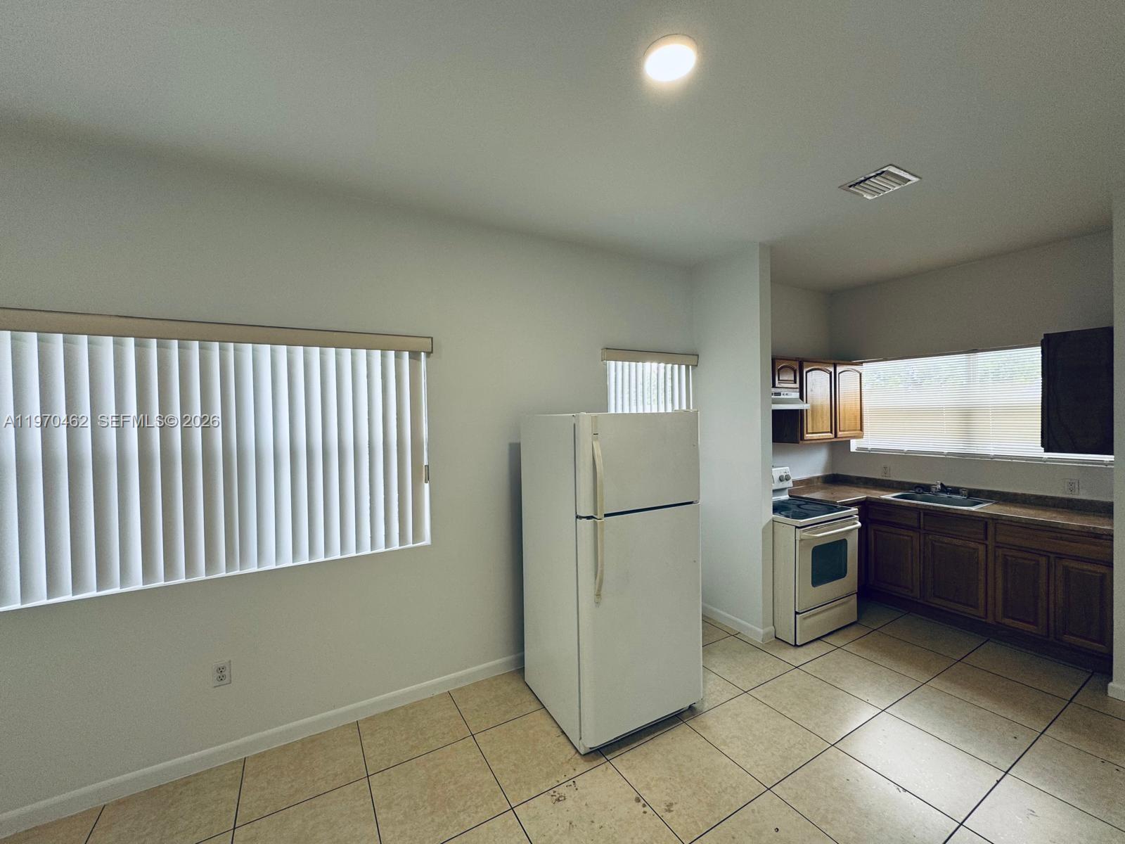 5  /   кв.футов $ 2026-02-23 0 Фото