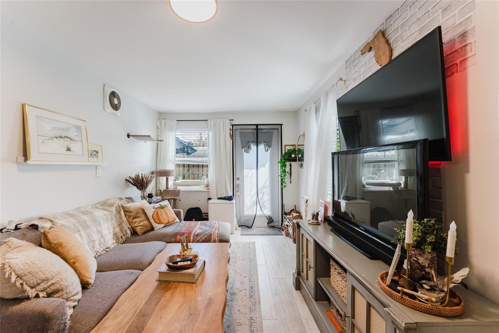   / 0 1328 sq. ft. $ 2026-06-21 0 foto