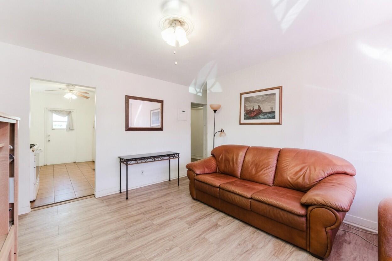   / 0 1328 sq. ft. $ 2026-06-21 0 foto