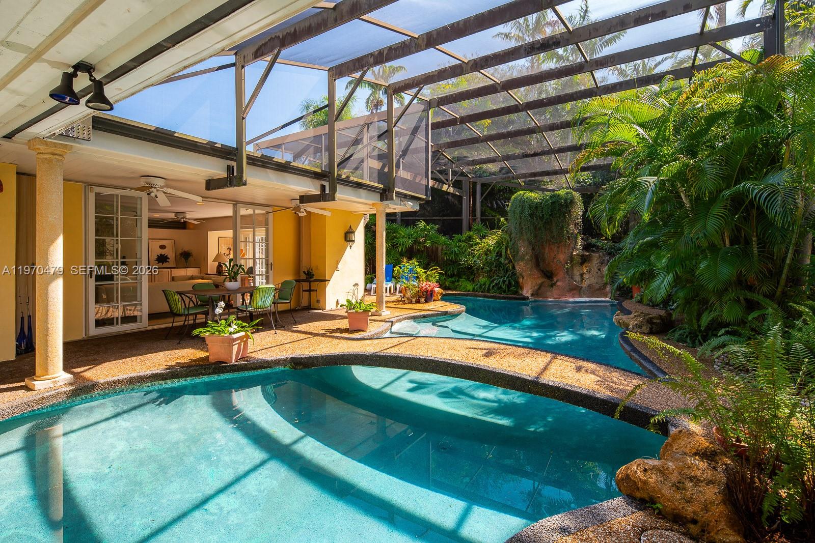   /   кв.футов $ 2026-02-23 0 Фото