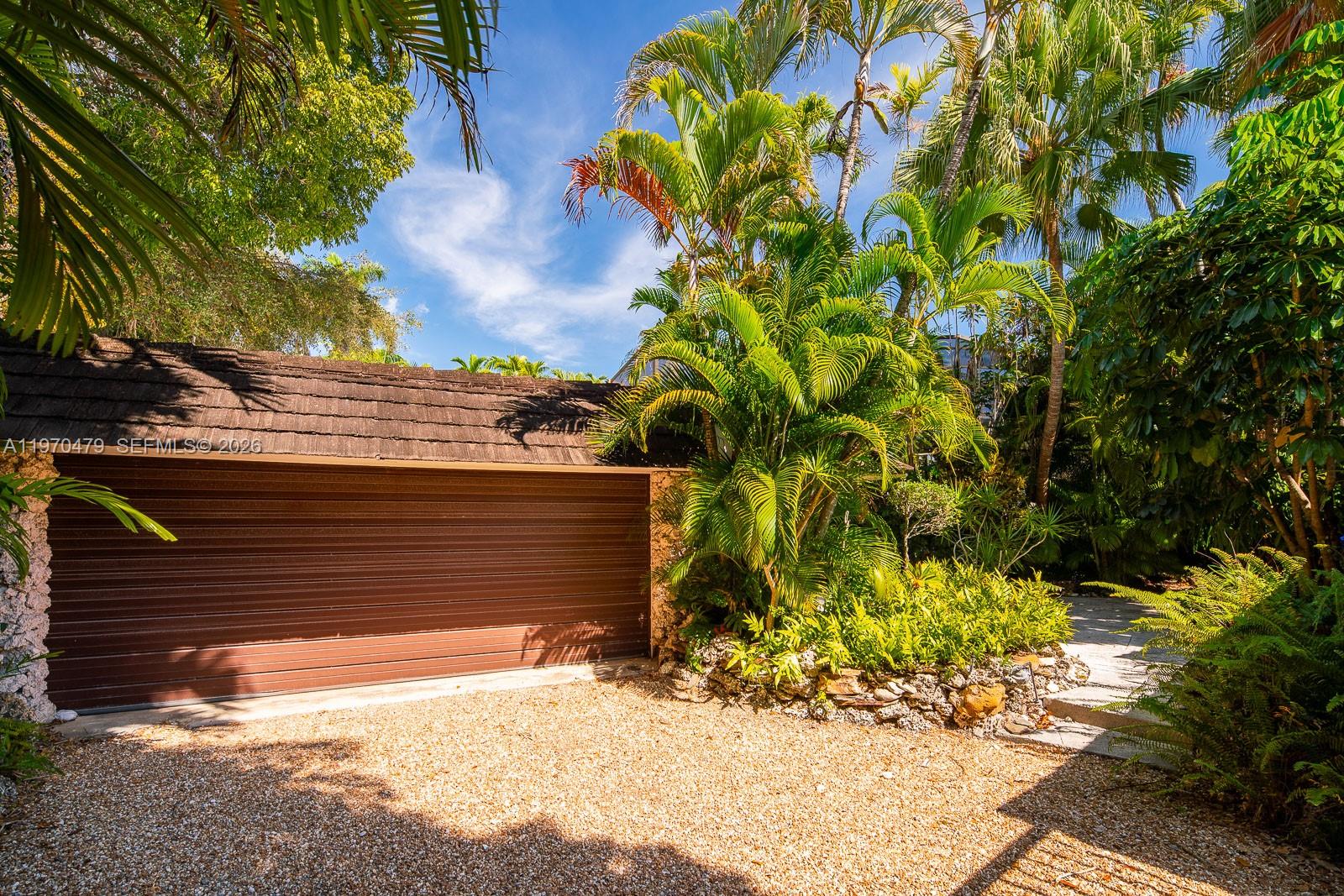   /   кв.футов $ 2026-02-23 0 Фото