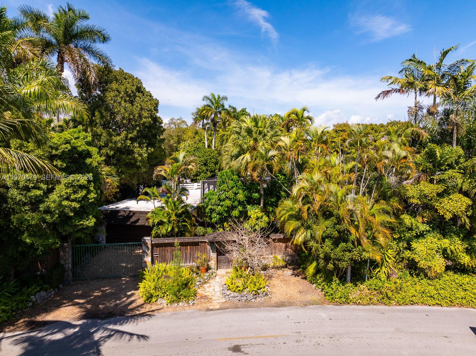   /   кв.футов $ 2026-02-23 0 Фото