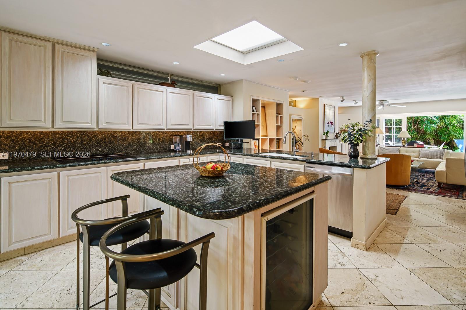   /   кв.футов $ 2026-02-23 0 Фото