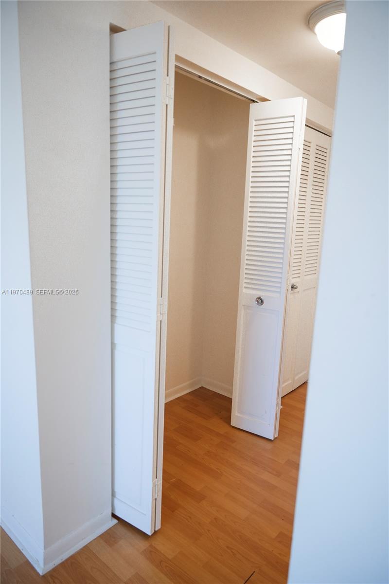 Подробнее 504 2 / 2 1100 кв.футов $ 2026-02-23 0 Фото