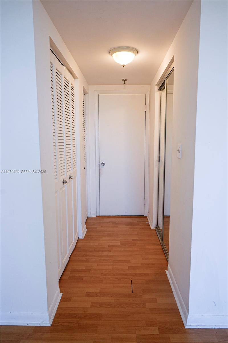 Подробнее 504 2 / 2 1100 кв.футов $ 2026-02-23 0 Фото