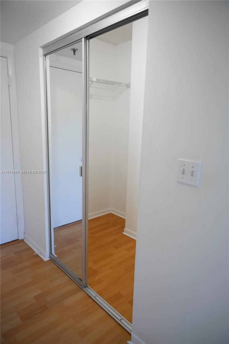 Подробнее 504 2 / 2 1100 кв.футов $ 2026-02-23 0 Фото