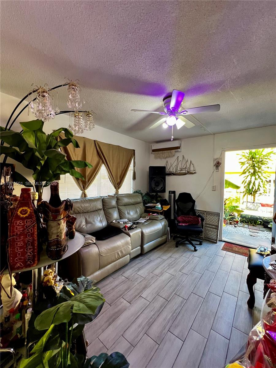   /   кв.футов $ 2026-02-23 0 Фото