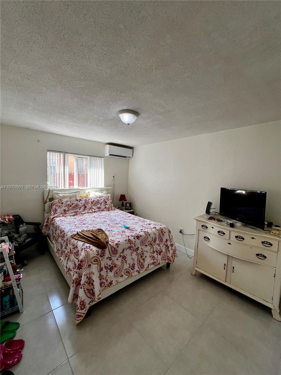   /   кв.футов $ 2026-02-23 0 Фото