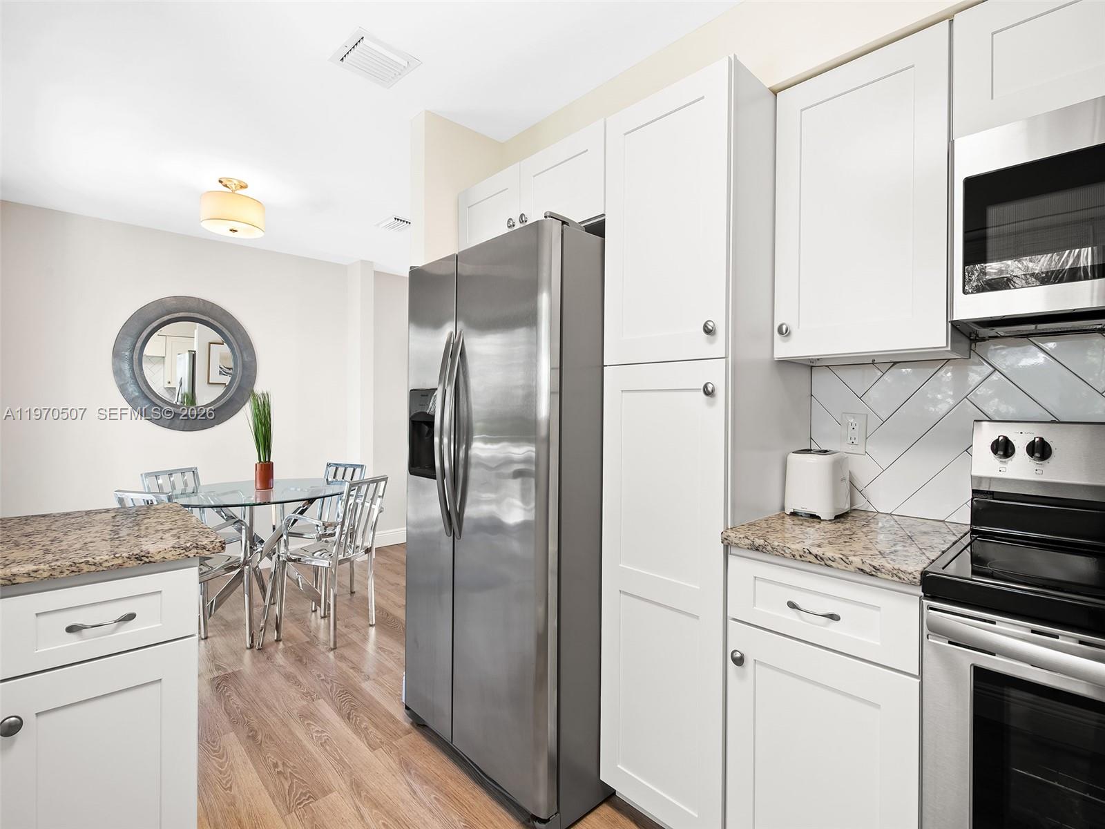   /  4032 кв.футов $ 2026-02-23 0 Фото