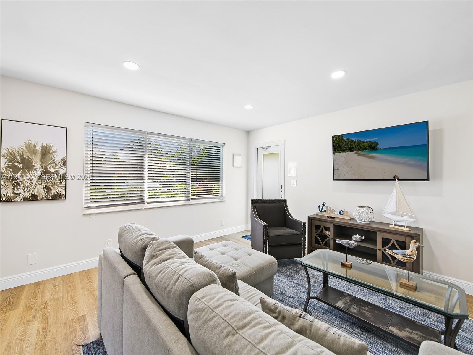   /  4032 кв.футов $ 2026-02-23 0 Фото