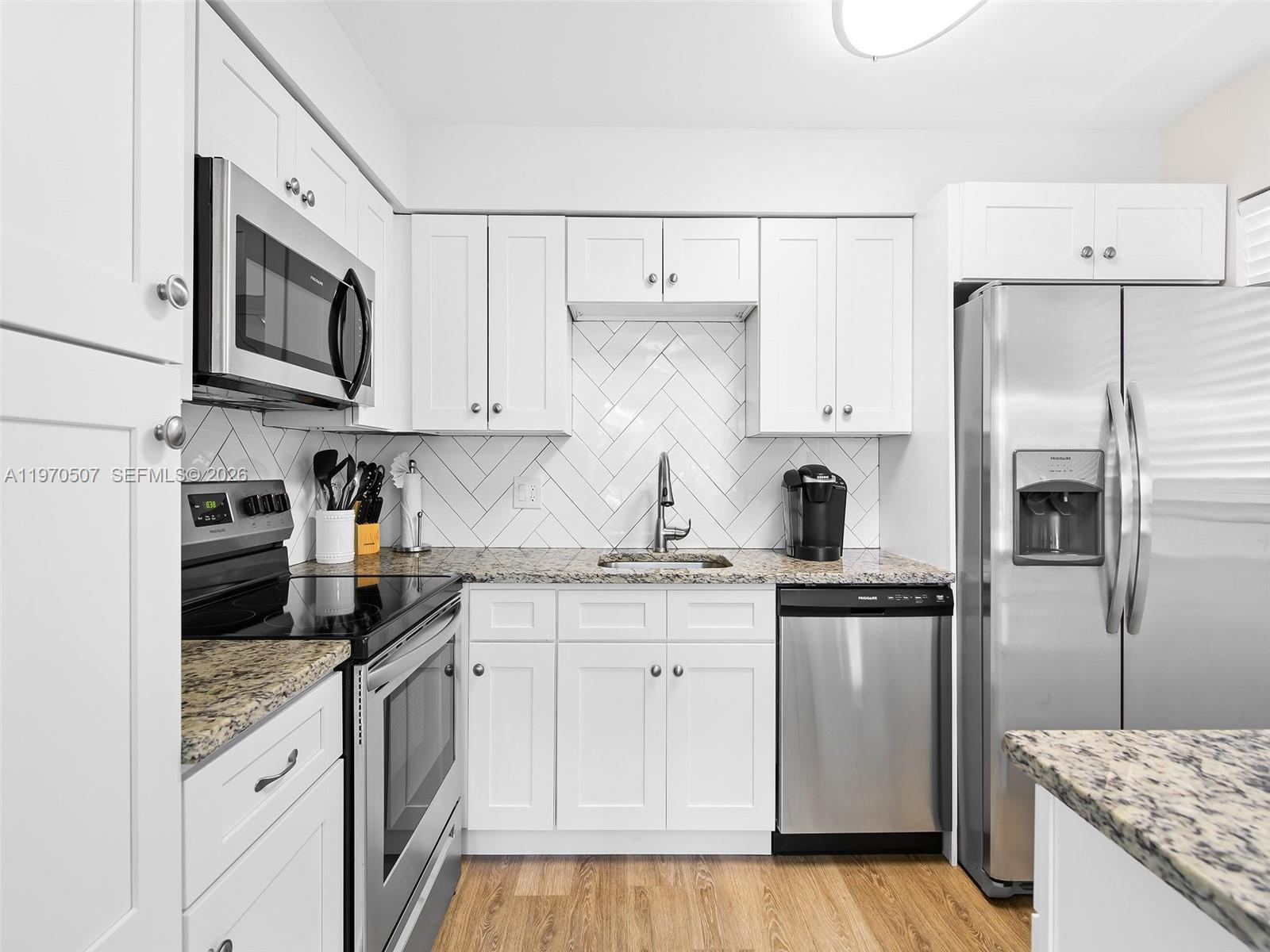   /  4032 кв.футов $ 2026-02-23 0 Фото