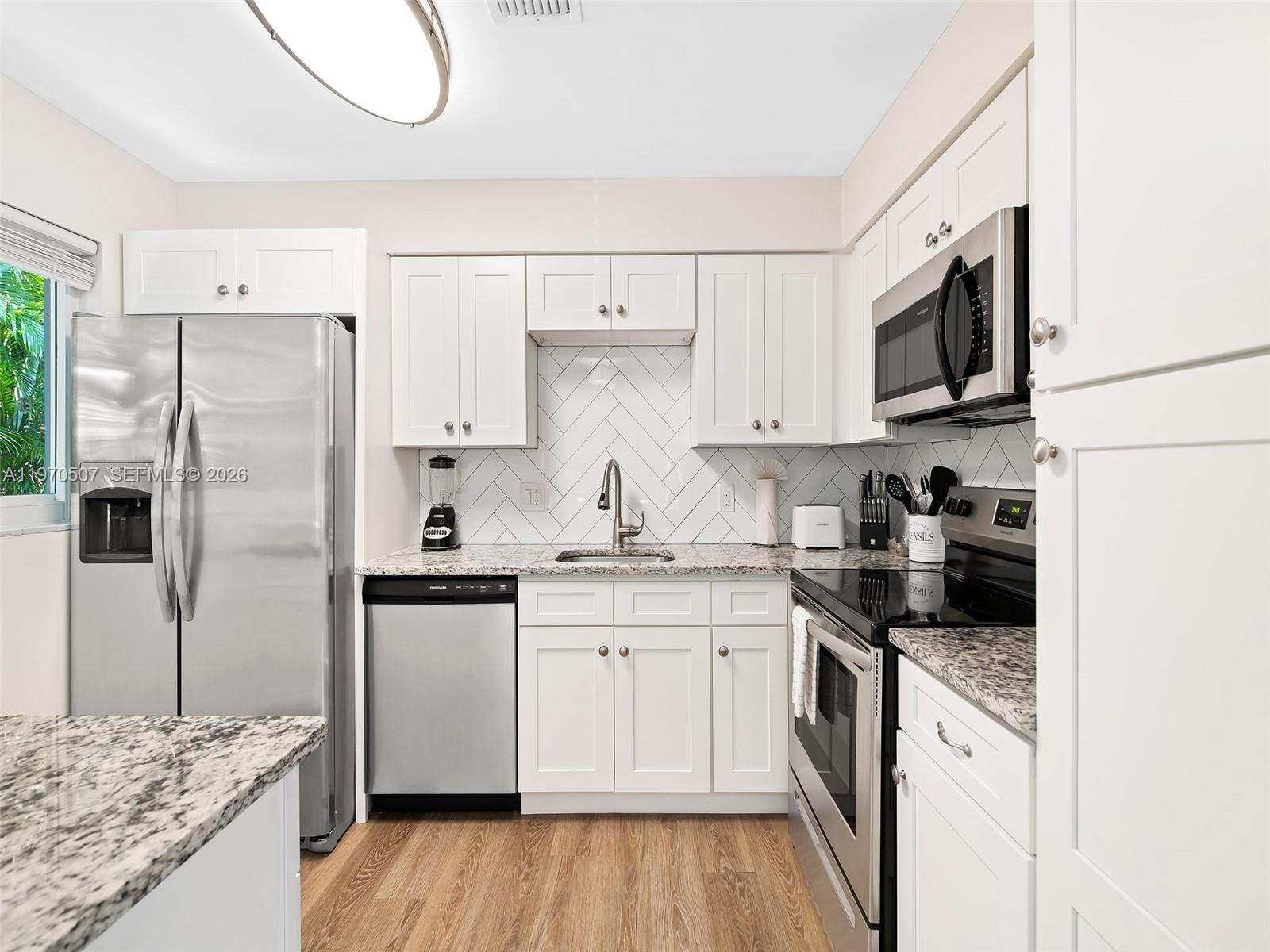   /  4032 кв.футов $ 2026-02-23 0 Фото