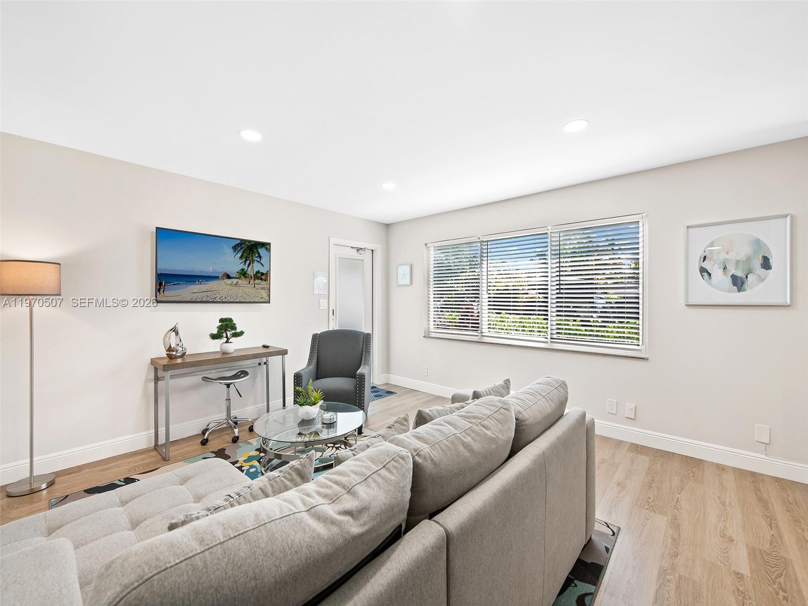   /  4032 кв.футов $ 2026-02-23 0 Фото