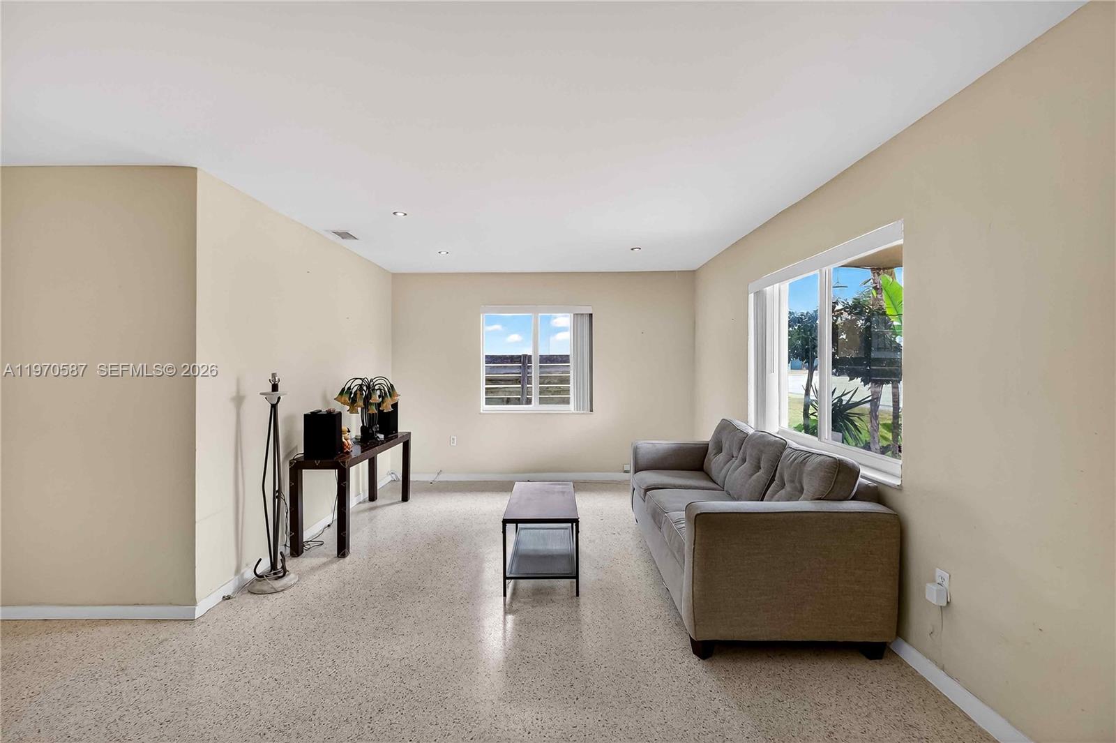   /  2420 sq. ft. $ 2026-02-23 0 foto