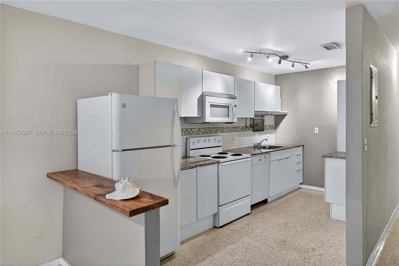   /  2420 sq. ft. $ 2026-02-23 0 foto