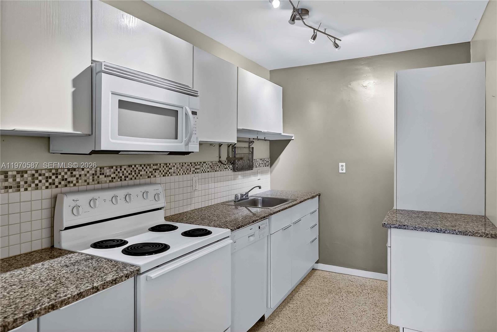   /  2420 sq. ft. $ 2026-02-23 0 foto