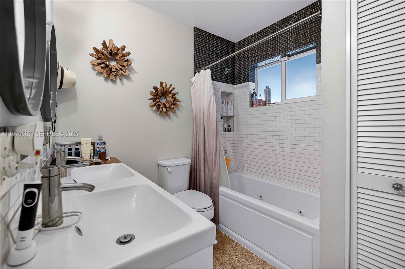   /  2420 sq. ft. $ 2026-02-23 0 foto