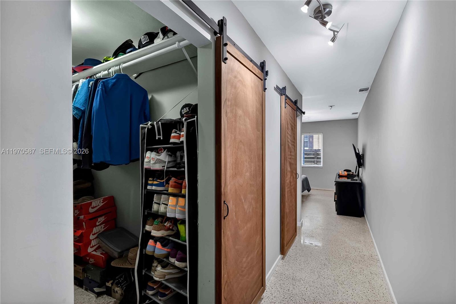   /  2420 sq. ft. $ 2026-02-23 0 foto