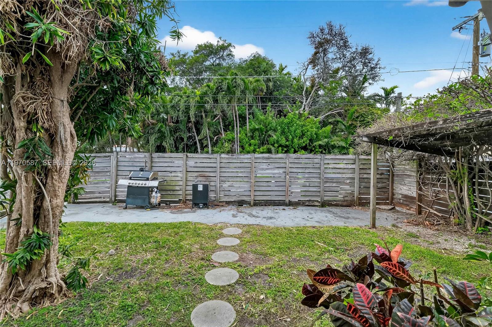   /  2420 sq. ft. $ 2026-02-23 0 foto