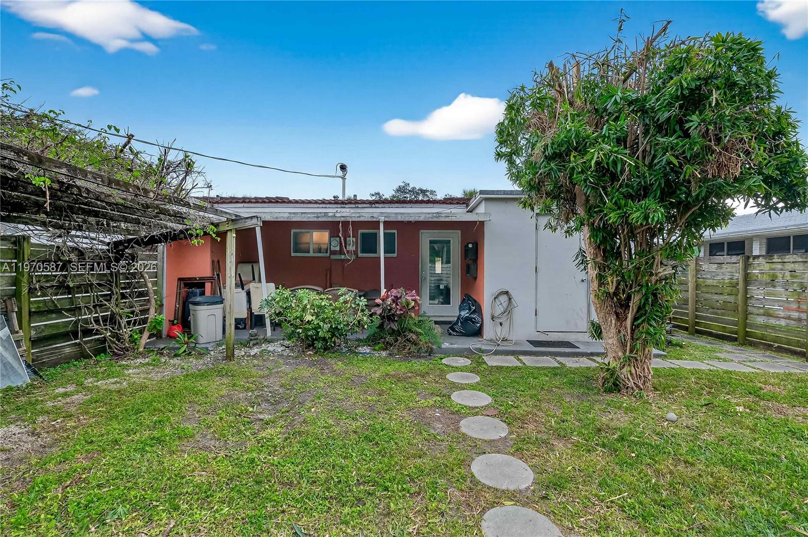   /  2420 sq. ft. $ 2026-02-23 0 foto