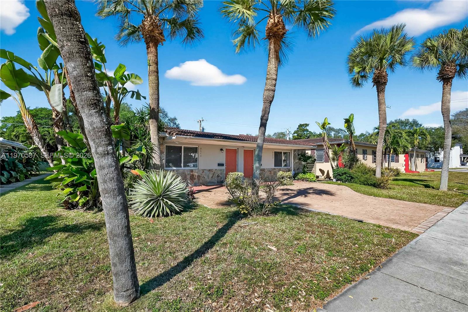   /  2420 sq. ft. $ 2026-02-23 0 foto