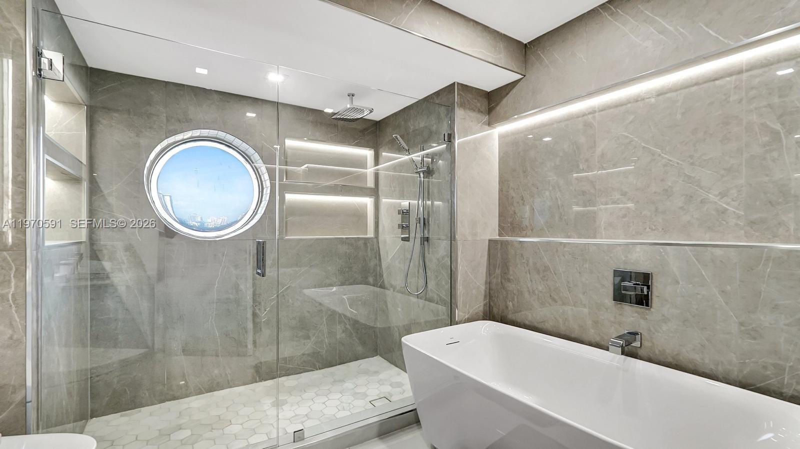 1004 3 / 3 1930 кв.футов $ 2026-02-23 0 Фото