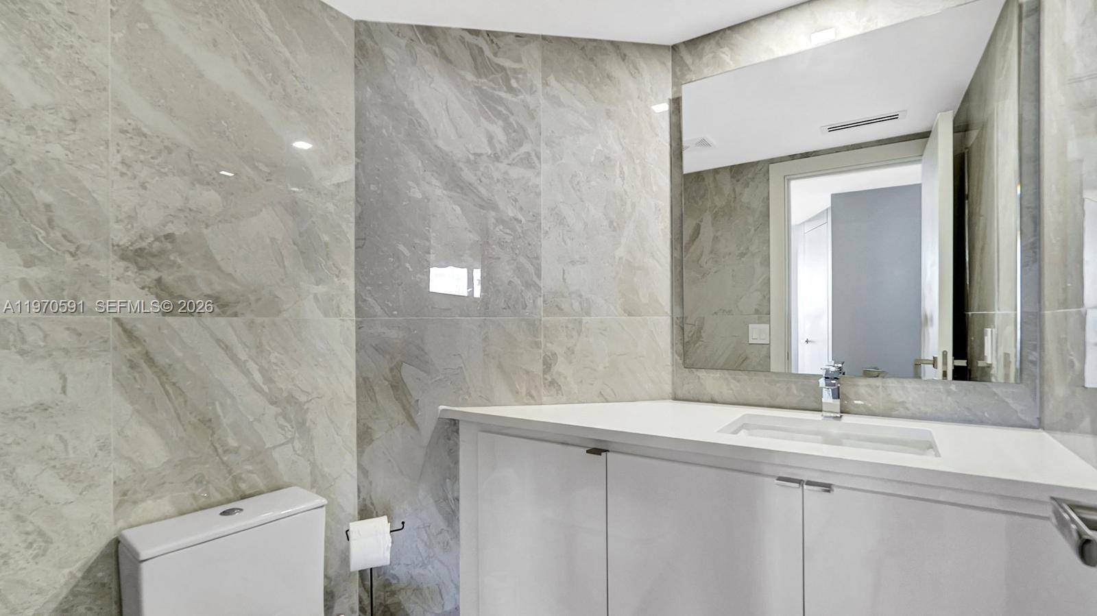 1004 3 / 3 1930 кв.футов $ 2026-02-23 0 Фото