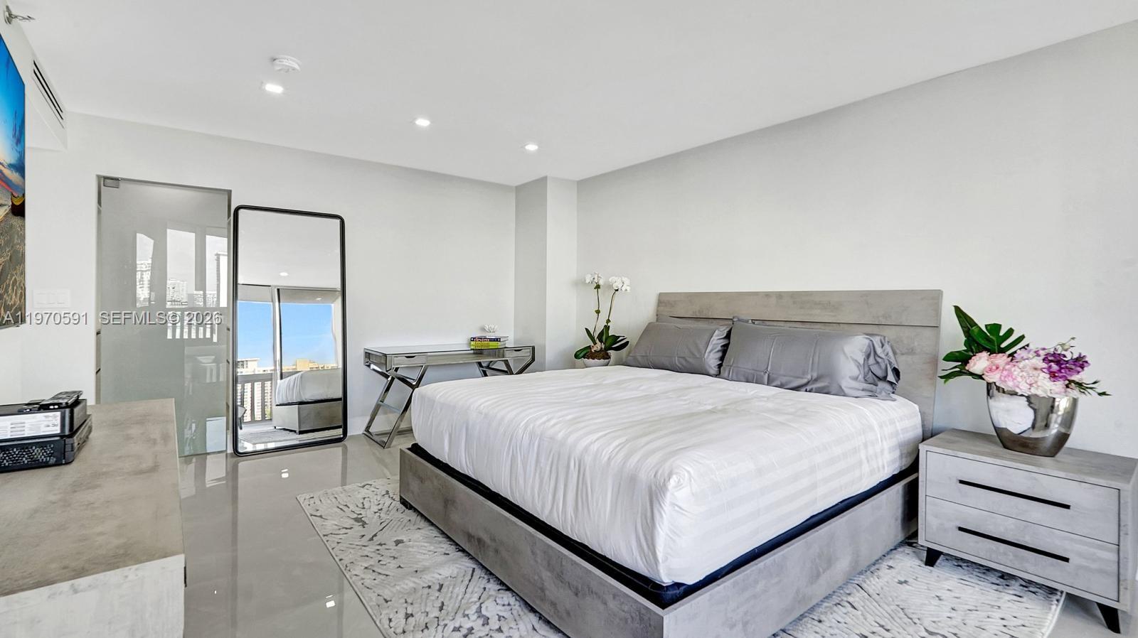 1004 3 / 3 1930 кв.футов $ 2026-02-23 0 Фото